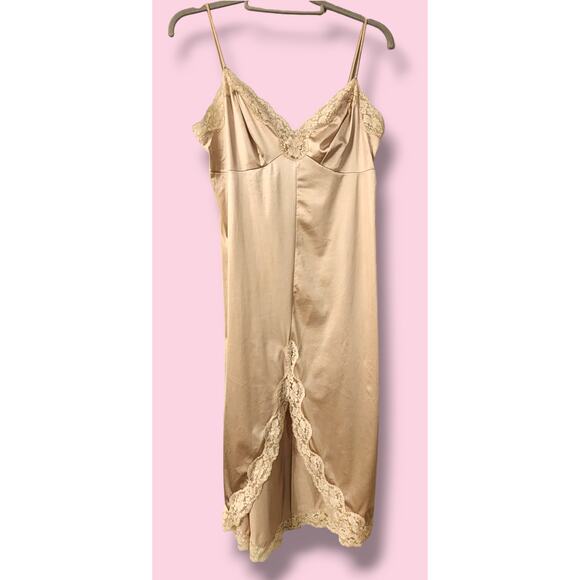 Vtg Vassarette nylon nude slip dress lace Slit in front  size‎ 36 TT - Picture 1 of 6